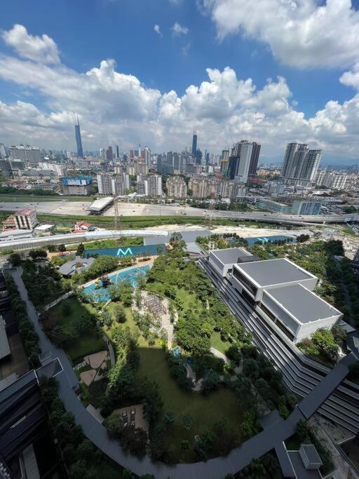 Pavklcctrxvelo ,mrtlrt ,13pax ,4r2b ,free Klccpavtrxvelocity X Mrtlrt X 13pax X 4r2b X Free 4cpark Apartment Kuala Lumpur