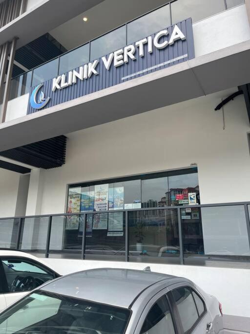 Apartment Pavklcctrxvelo ,mrtlrt ,13pax ,4r2b ,free Klccpavtrxvelocity X Mrtlrt X 13pax X 4r2b X Free 4cpark