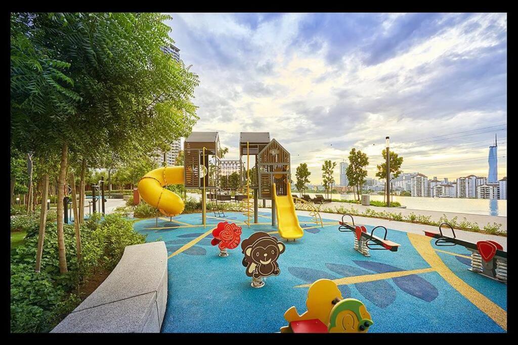 Pangsapuri Pavklcctrxvelo ,mrtlrt ,13pax ,4r2b ,free Klccpavtrxvelocity X Mrtlrt X 13pax X 4r2b X Free 4cpark Kuala Lumpur