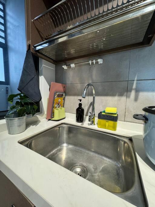 Apartment Pavklcctrxvelo ,mrtlrt ,13pax ,4r2b ,free Klccpavtrxvelocity X Mrtlrt X 13pax X 4r2b X Free 4cpark