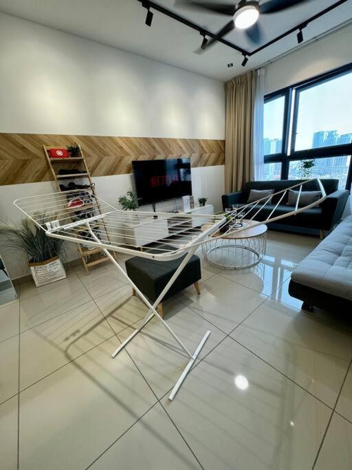 Pavklcctrxvelo ,mrtlrt ,13pax ,4r2b ,free Klccpavtrxvelocity X Mrtlrt X 13pax X 4r2b X Free 4cpark Apartment Kuala Lumpur